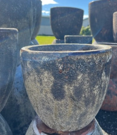 Lava Rock Egg Pot Cream Brown Glaze XS