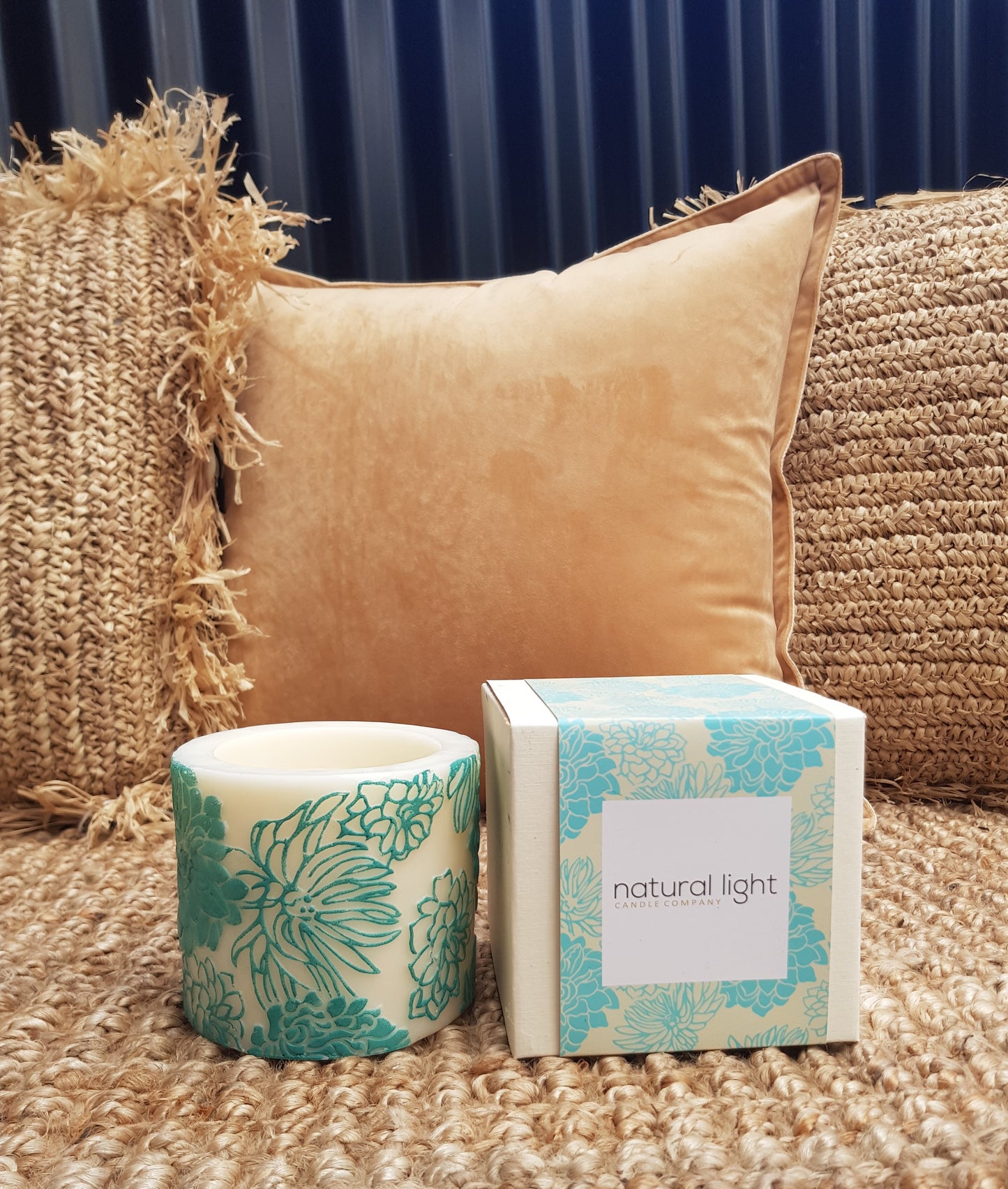 Japanese Chrysanthemum 4' Pillar White/Aqua