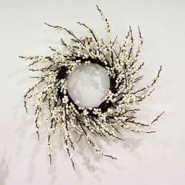 Lucia White Berry Wreath