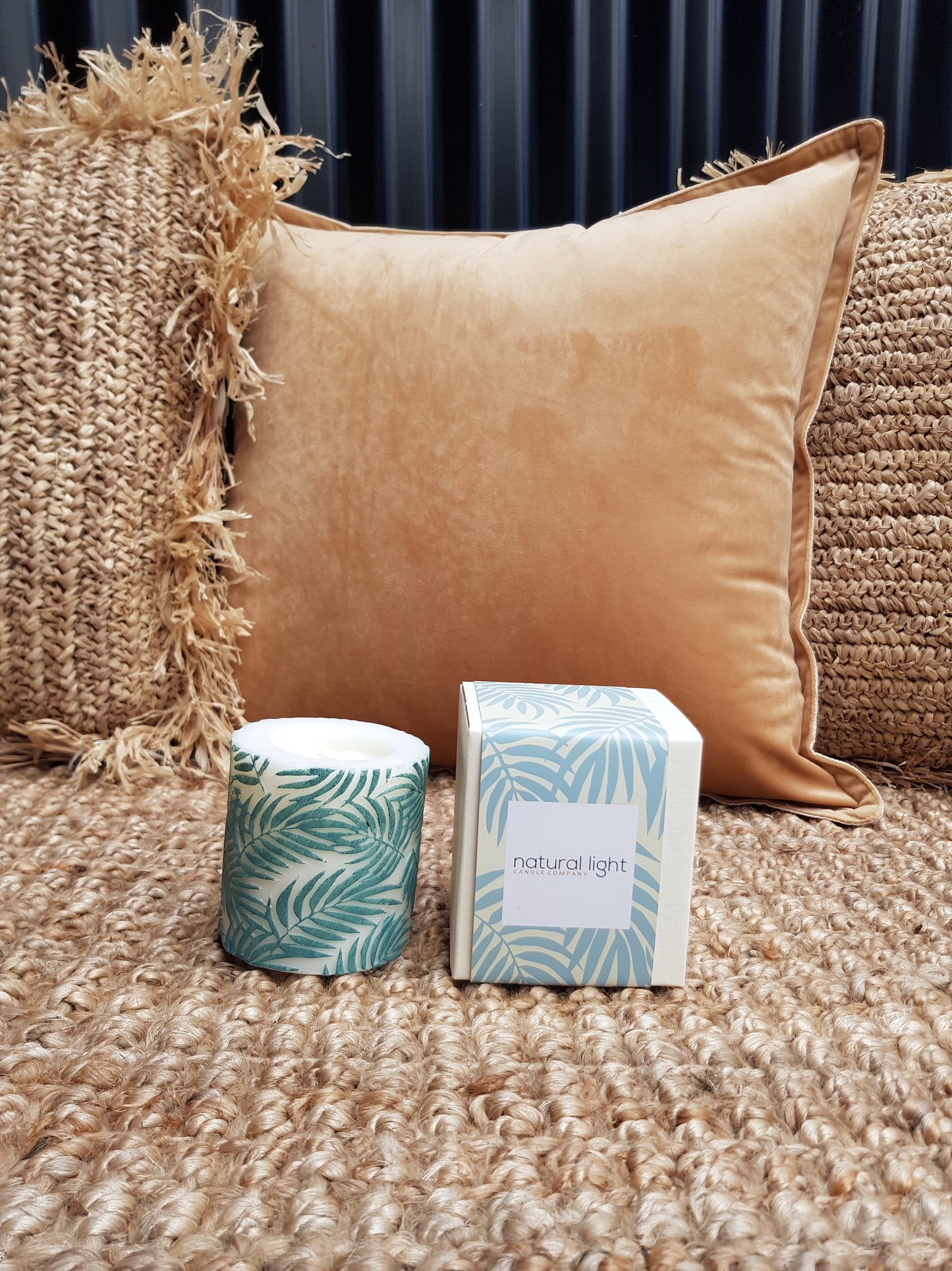 Palm Leaf 3" White/ Bayberry