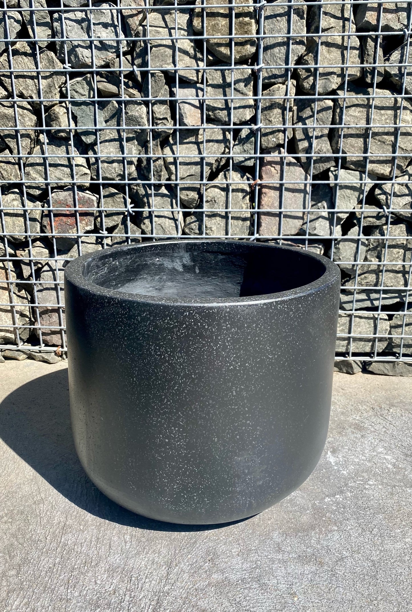 Black Terrazzo Low U Pot Lrg