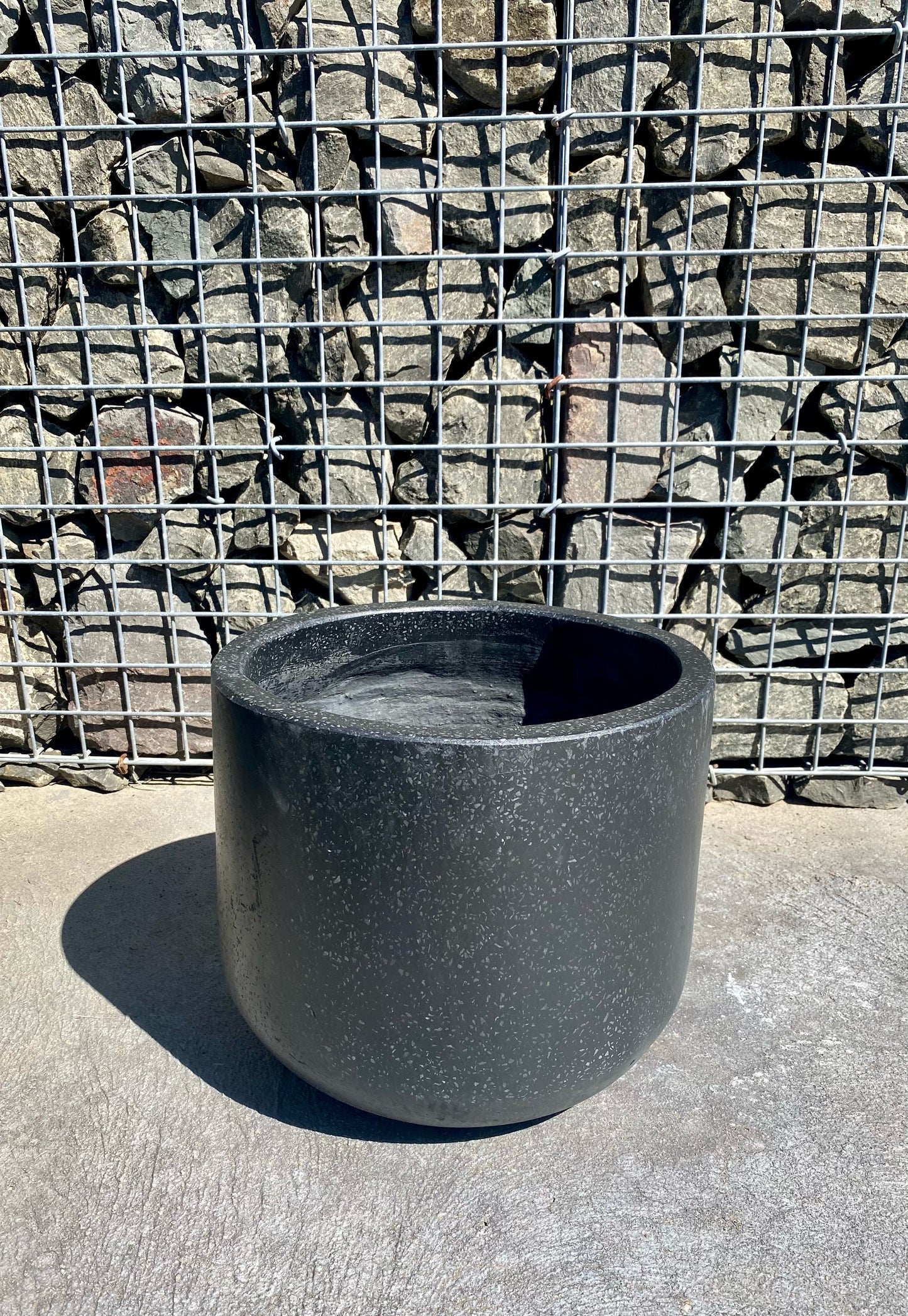 Black Terrazzo Low u Pot Med