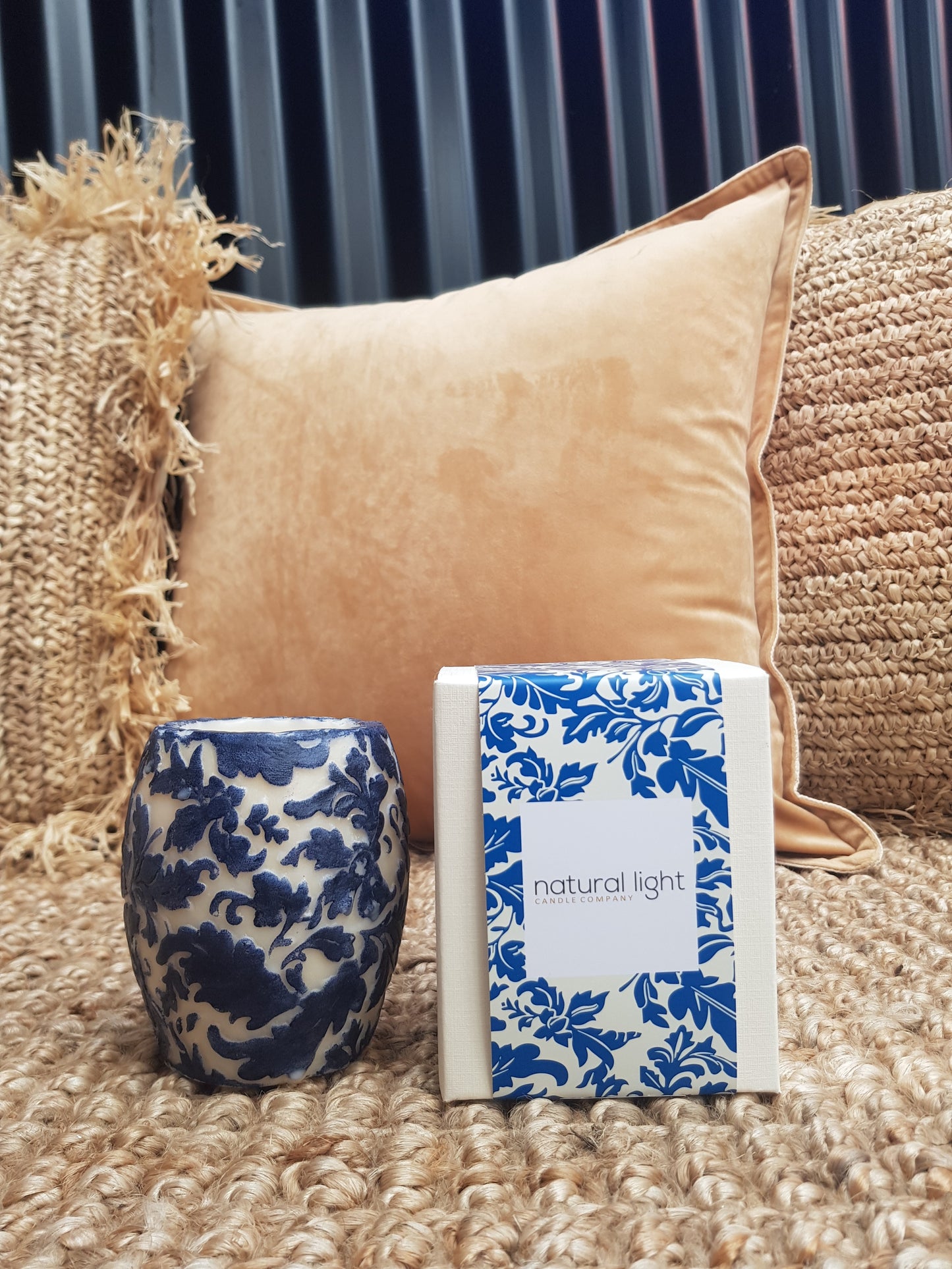 Damask 4" Hurricane White/Tattoo Blue