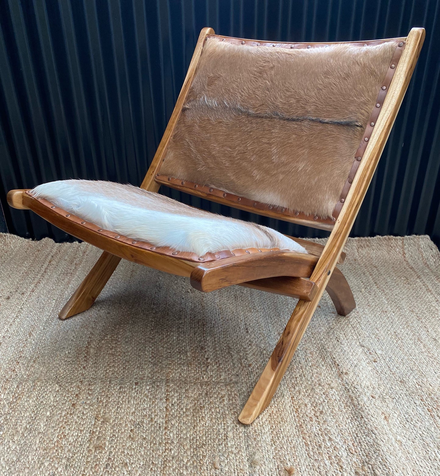 Seruni  Foldable Teak Chair