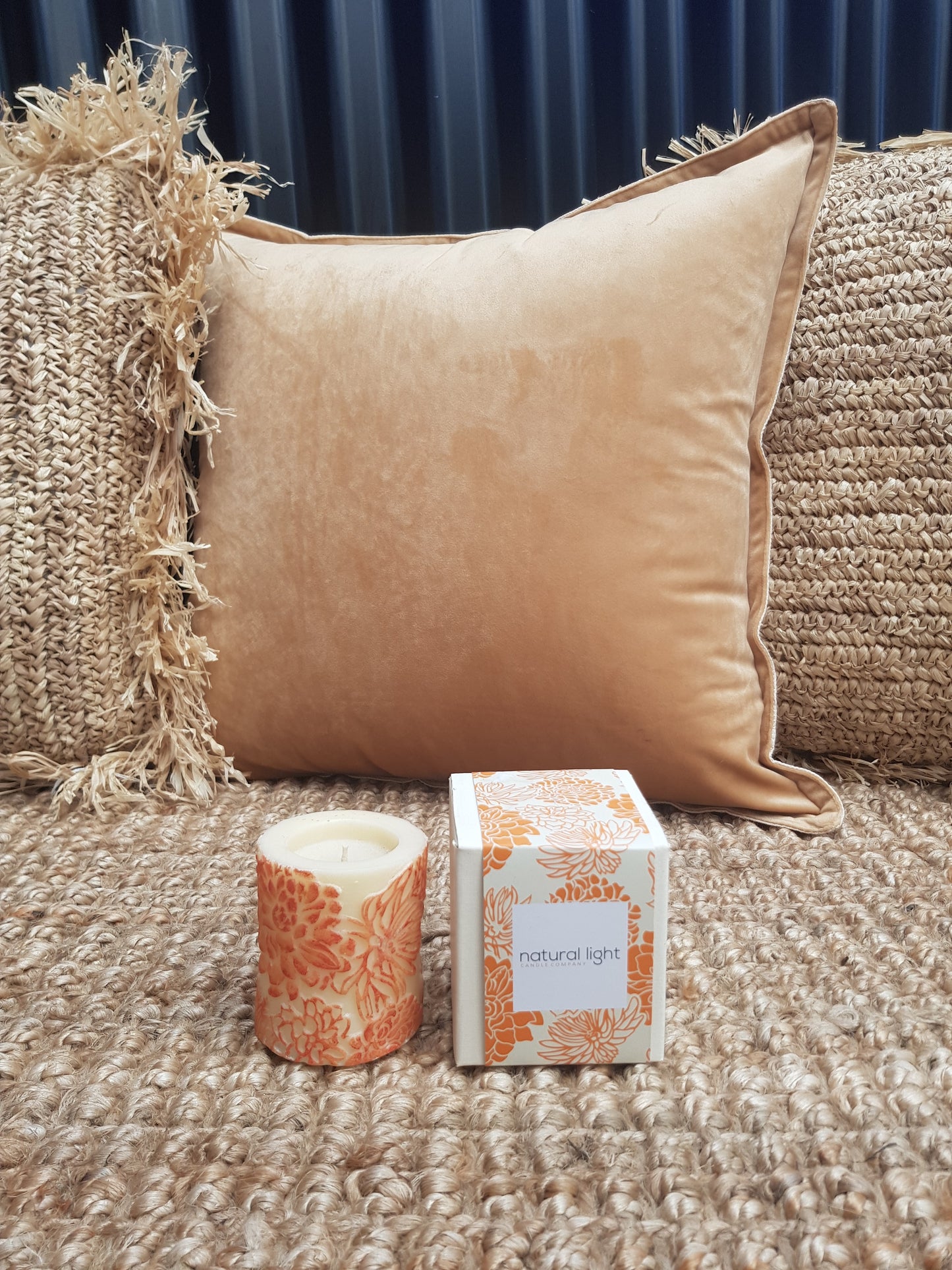 Japanese  Chrysanthemum 3" Rec Pillar