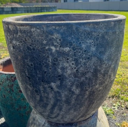 Lava Rock Egg Pot Cream Brown Glaze L