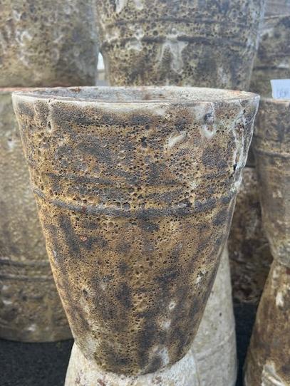 Tall Cone Motive Pot Xsmall Cream