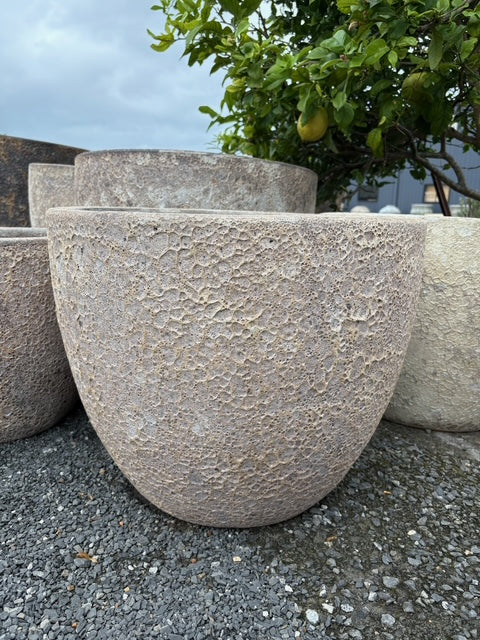 XL Lava Rock Egg Pots Cream Medium