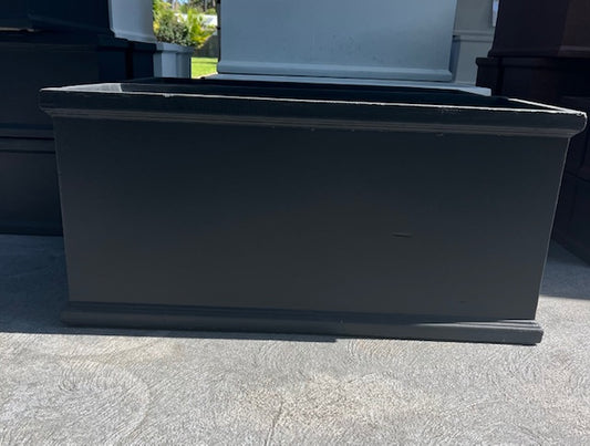 Black Trough 1m with lip
