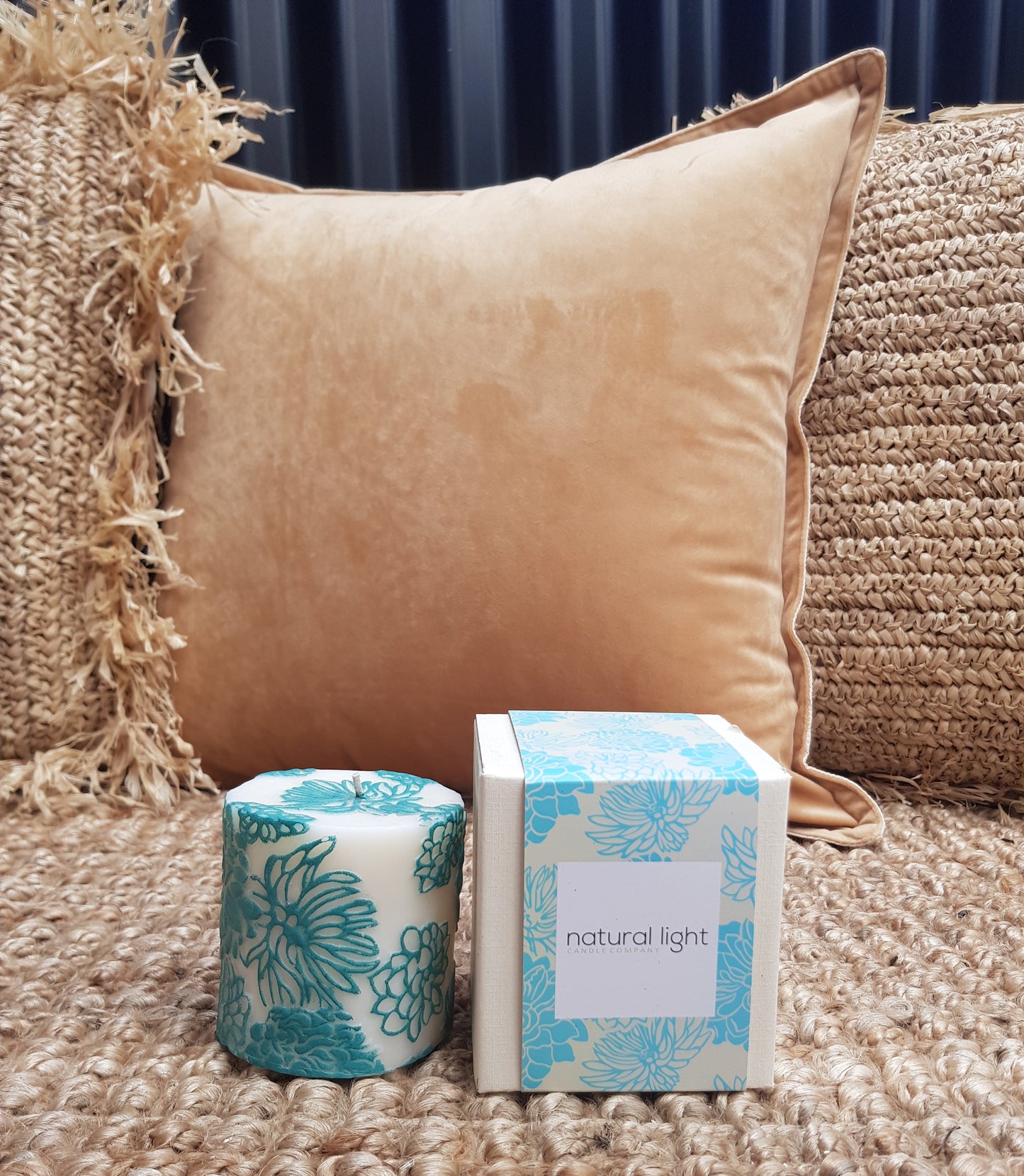 Japanese Chrysanthemum 3' Flat White/Aqua