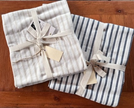 Classico Stripe Round Table Cloth Navy