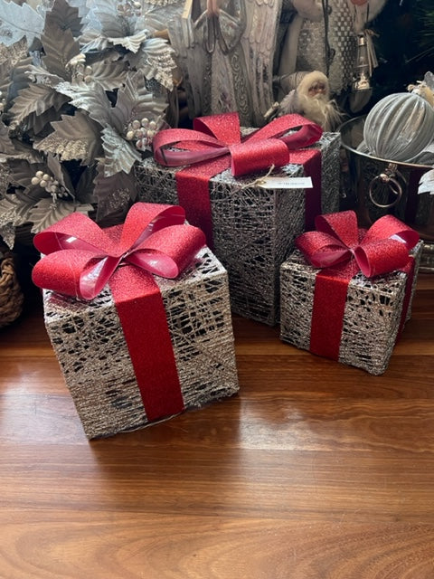 Presents Silver with Red Bows Led