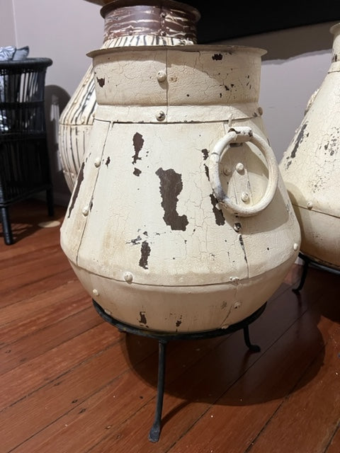 Khanna Iron Pot  63 x 40