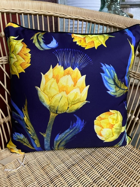 Lotus Bud Navy 45 x 45 cm