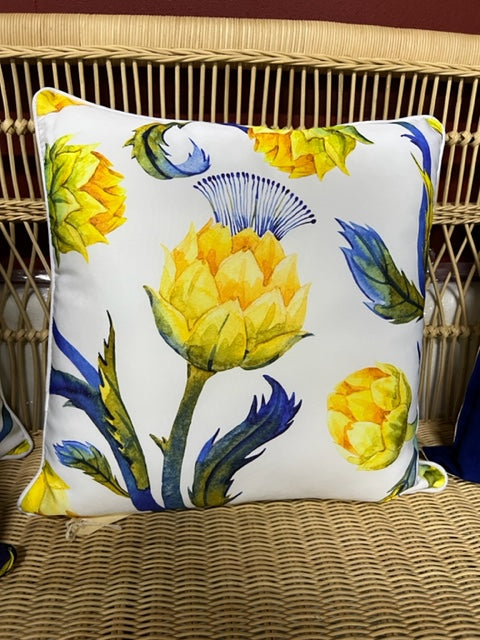 Lotus Bud White 45 x 45 cm