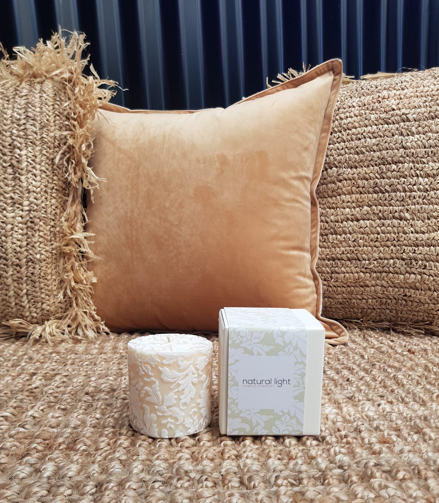 Damask 3" Flat Ivory/White