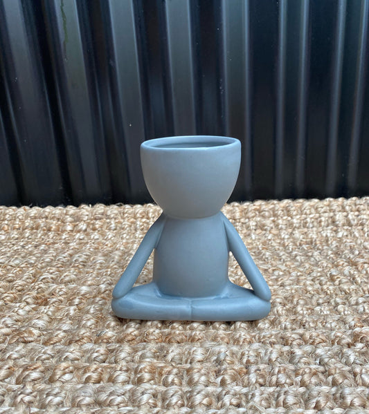 Easy Pose Plant Pot Grey