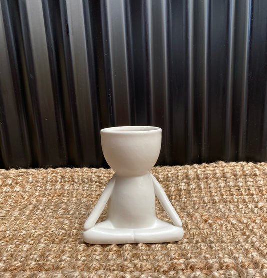 Easy Pose Plant Pot White