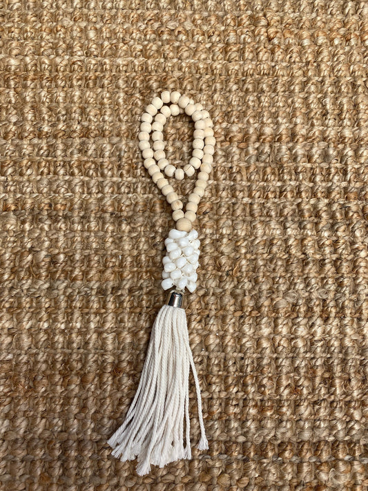 Shell & Tassel Garland White and Natrual
